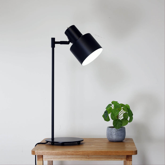ARI: Black Mid-Century Task Lamp With Adjustable Shade