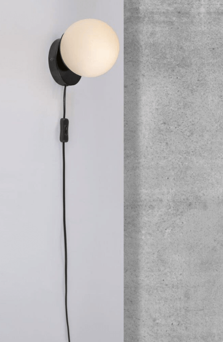 LILLY Wall Lamp -Black
