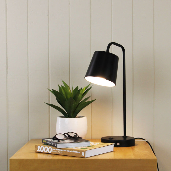 HENK - Plain Black 1 Light Table Lamp Featuring On/Off Switch & USB Charging Port On Base